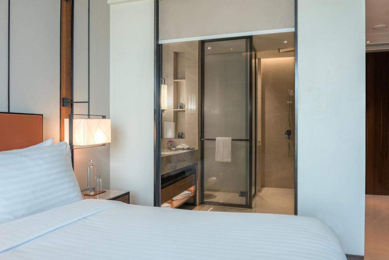 Radisson Blu Hotel & Spa, Nashik Exteriör bild