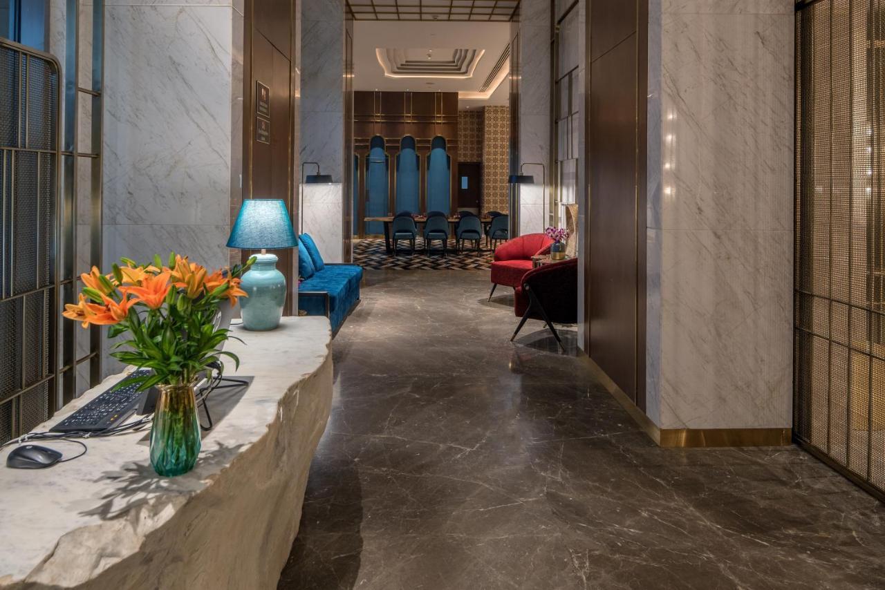 Radisson Blu Hotel & Spa, Nashik Exteriör bild