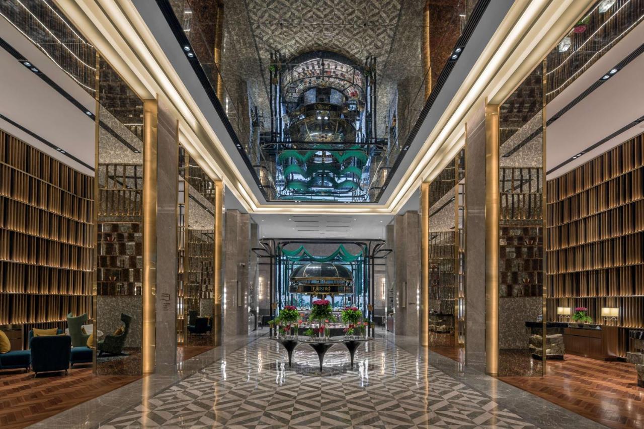 Radisson Blu Hotel & Spa, Nashik Exteriör bild