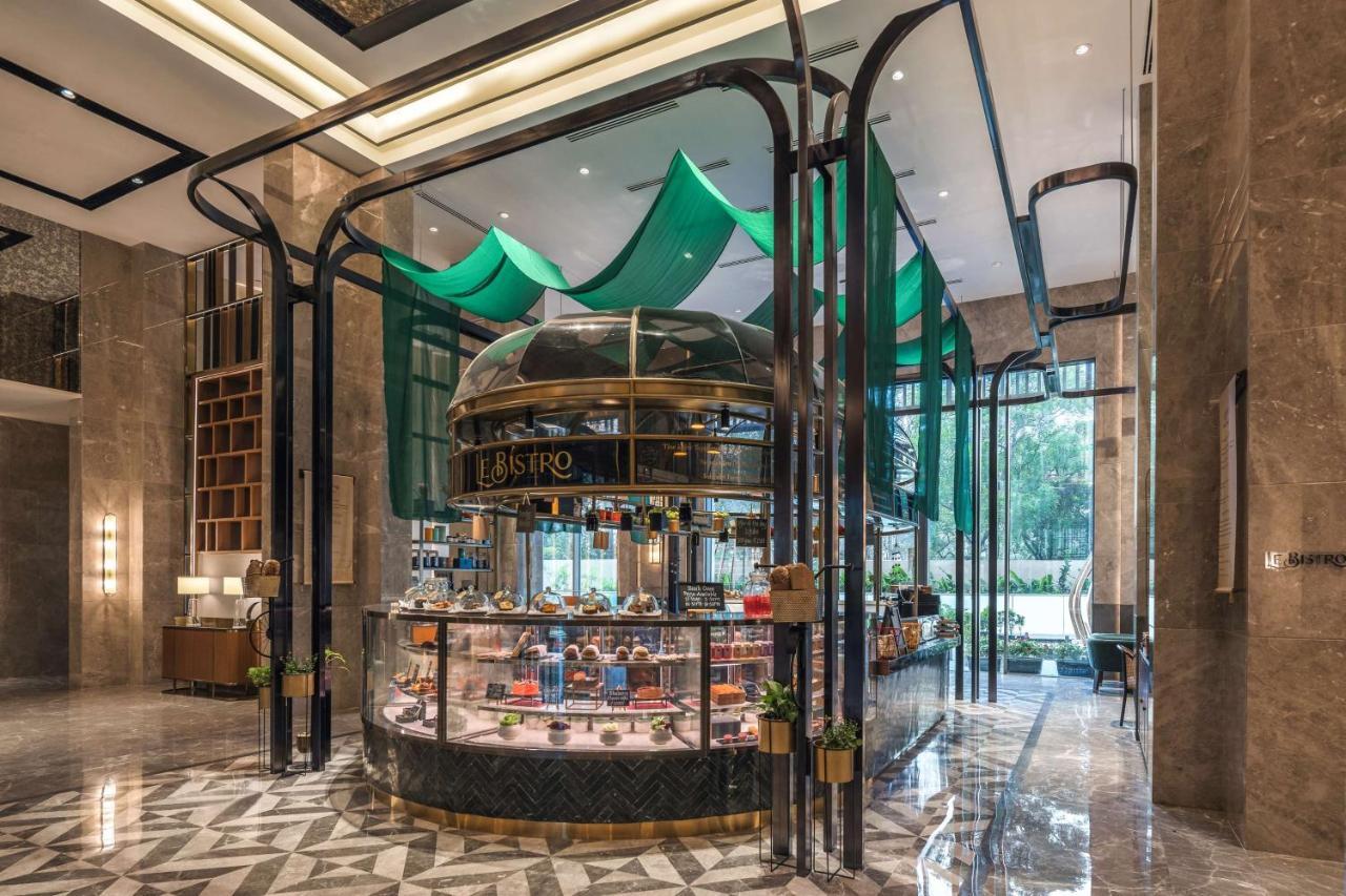 Radisson Blu Hotel & Spa, Nashik Exteriör bild