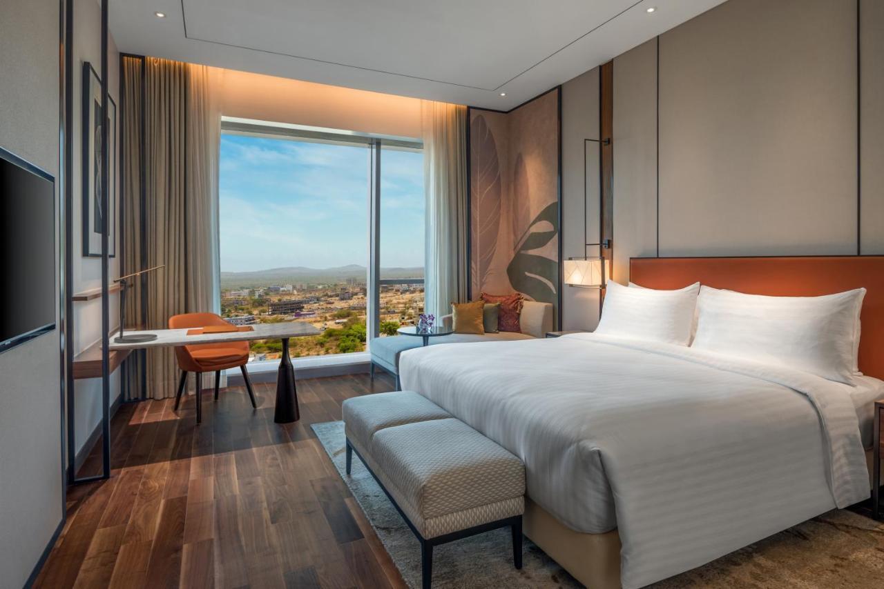 Radisson Blu Hotel & Spa, Nashik Exteriör bild