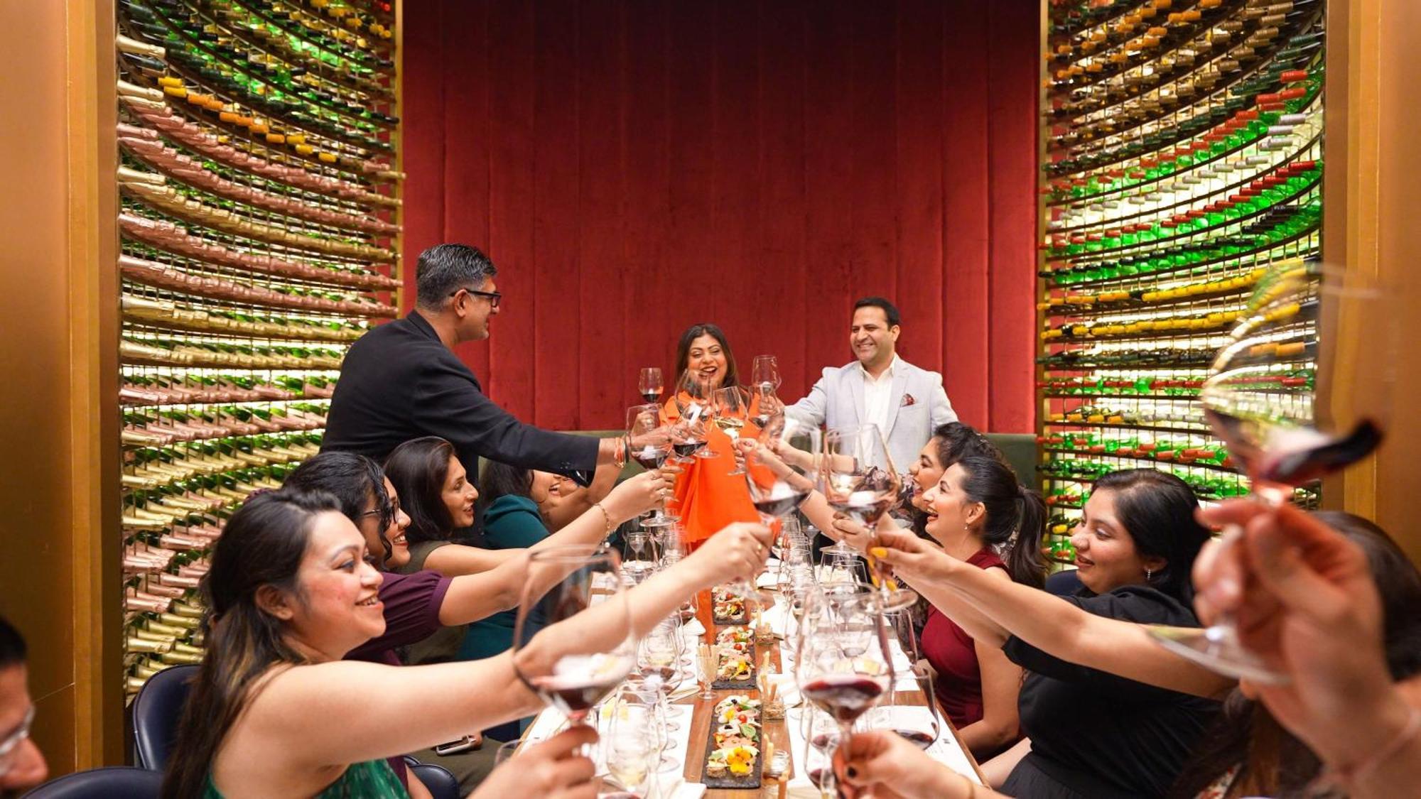 Radisson Blu Hotel & Spa, Nashik Exteriör bild
