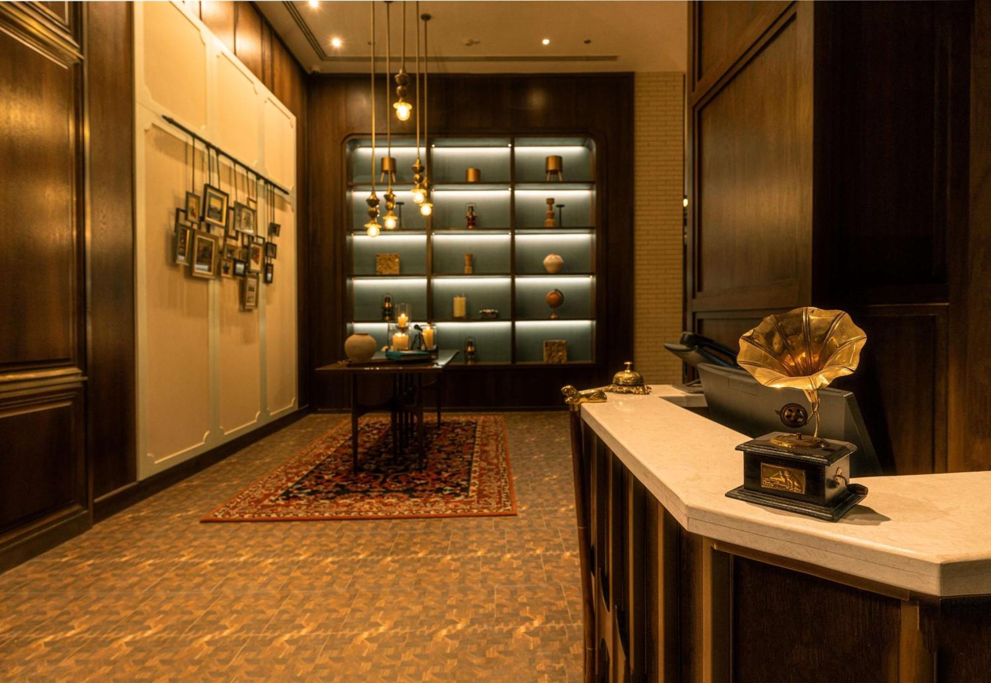 Radisson Blu Hotel & Spa, Nashik Exteriör bild